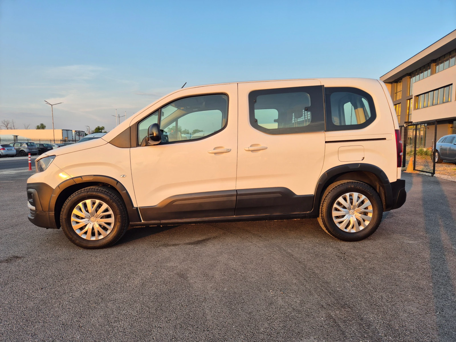 Peugeot Partner  N1-1.5 HDi - изображение 2