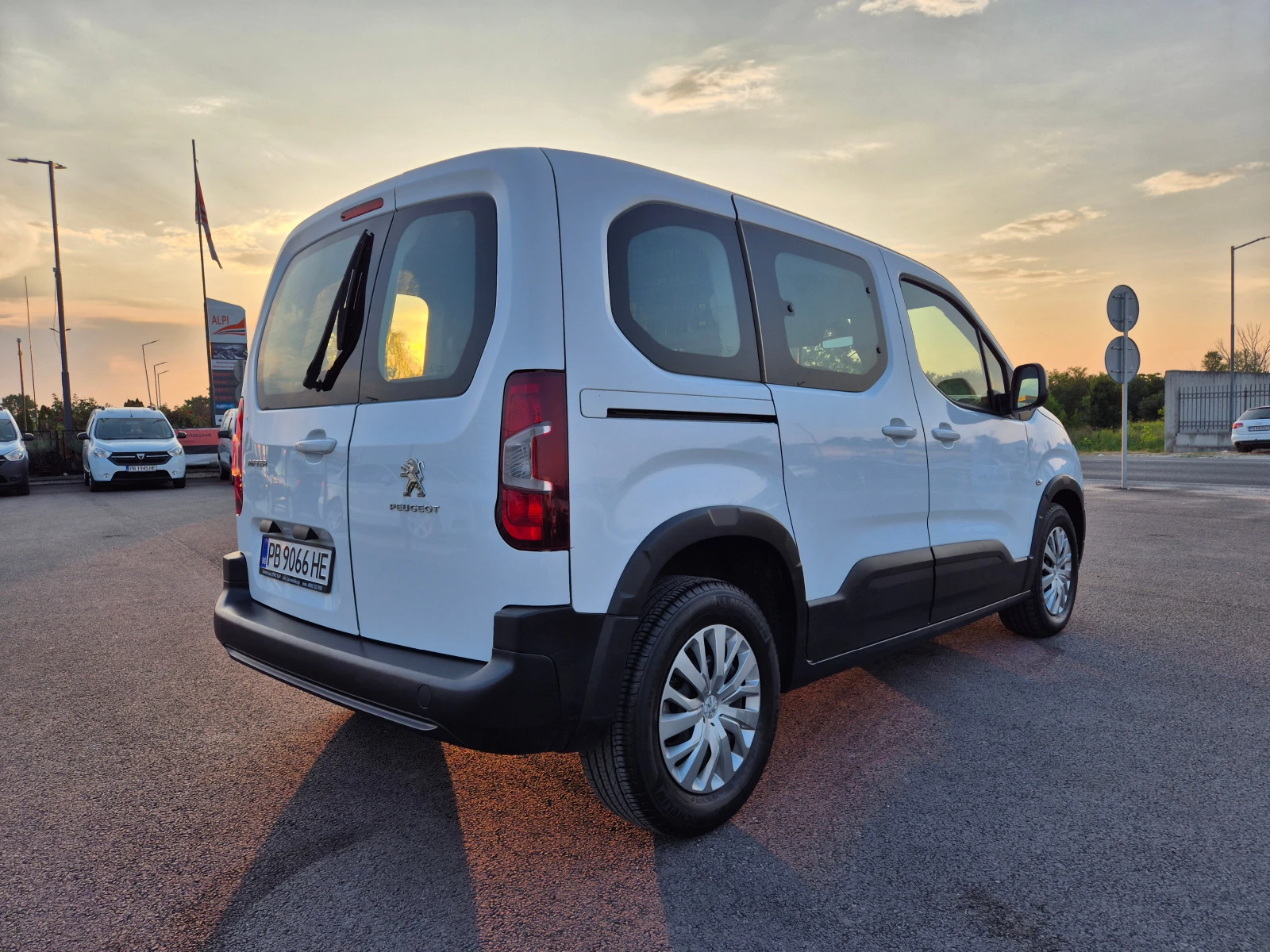 Peugeot Partner  N1-1.5 HDi - изображение 5