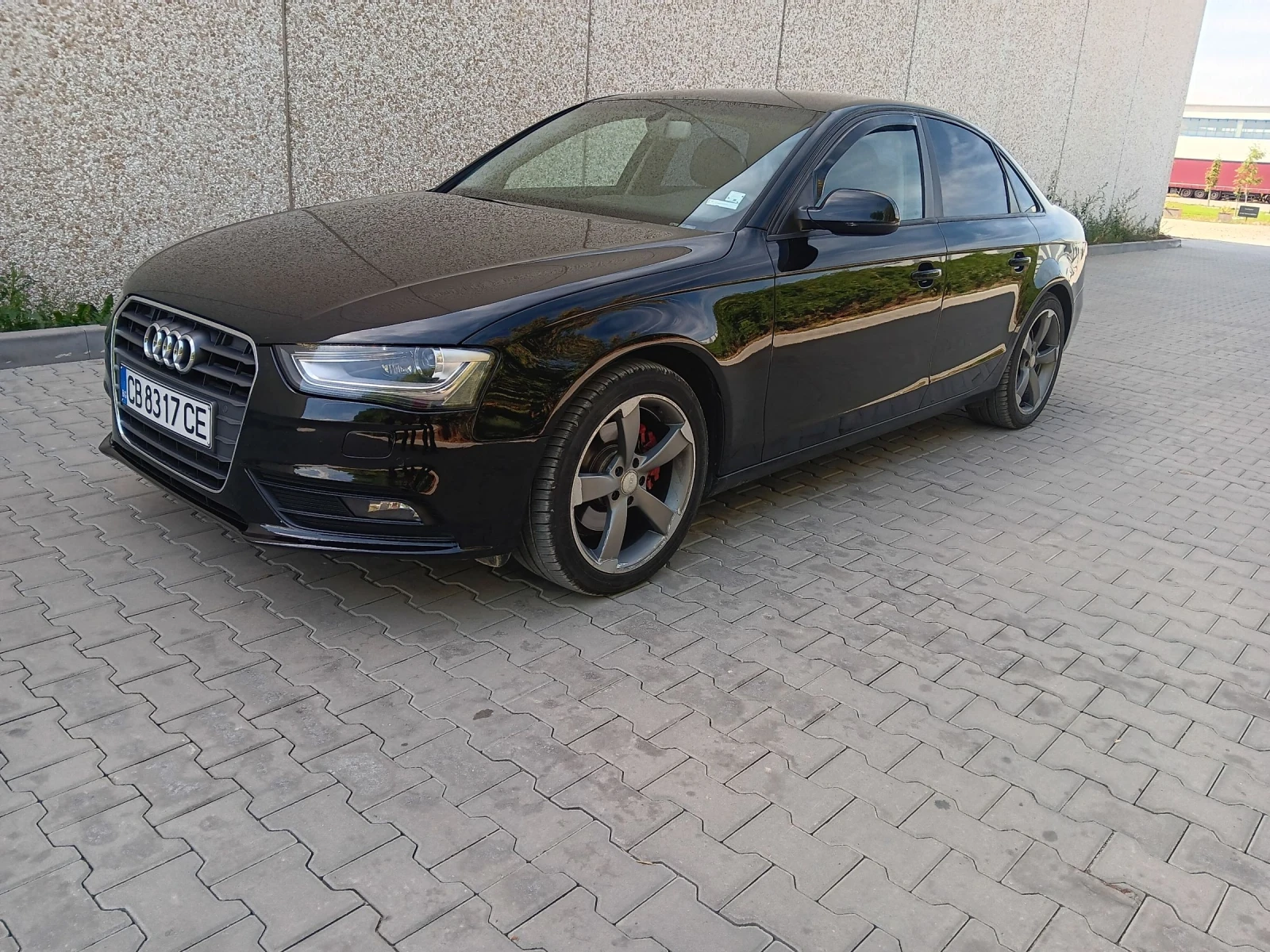 Audi A4 2.0тди, 143кс Обслужена, Перфектна, Топ - изображение 3