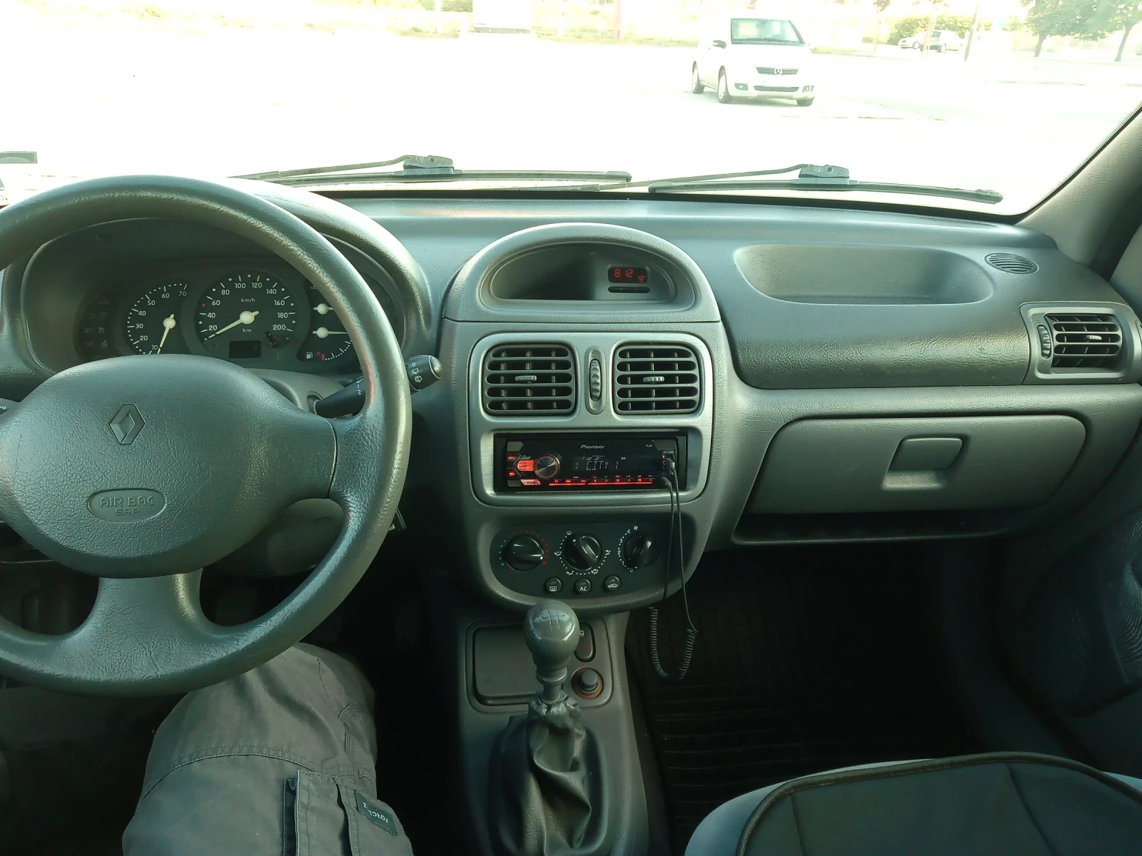 Renault Clio 1.6, 90 к.с, газ - изображение 9