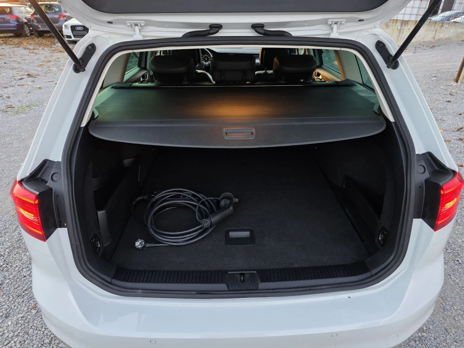 VW Passat GTE PLUG-IN HYBRID 218 .. /  /  / 360 | Mobile.bg   15