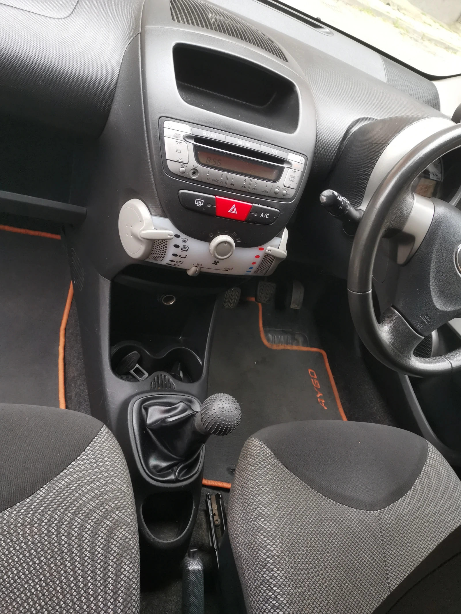 Toyota Aygo, снимка 16 - Автомобили и джипове - 53920005
