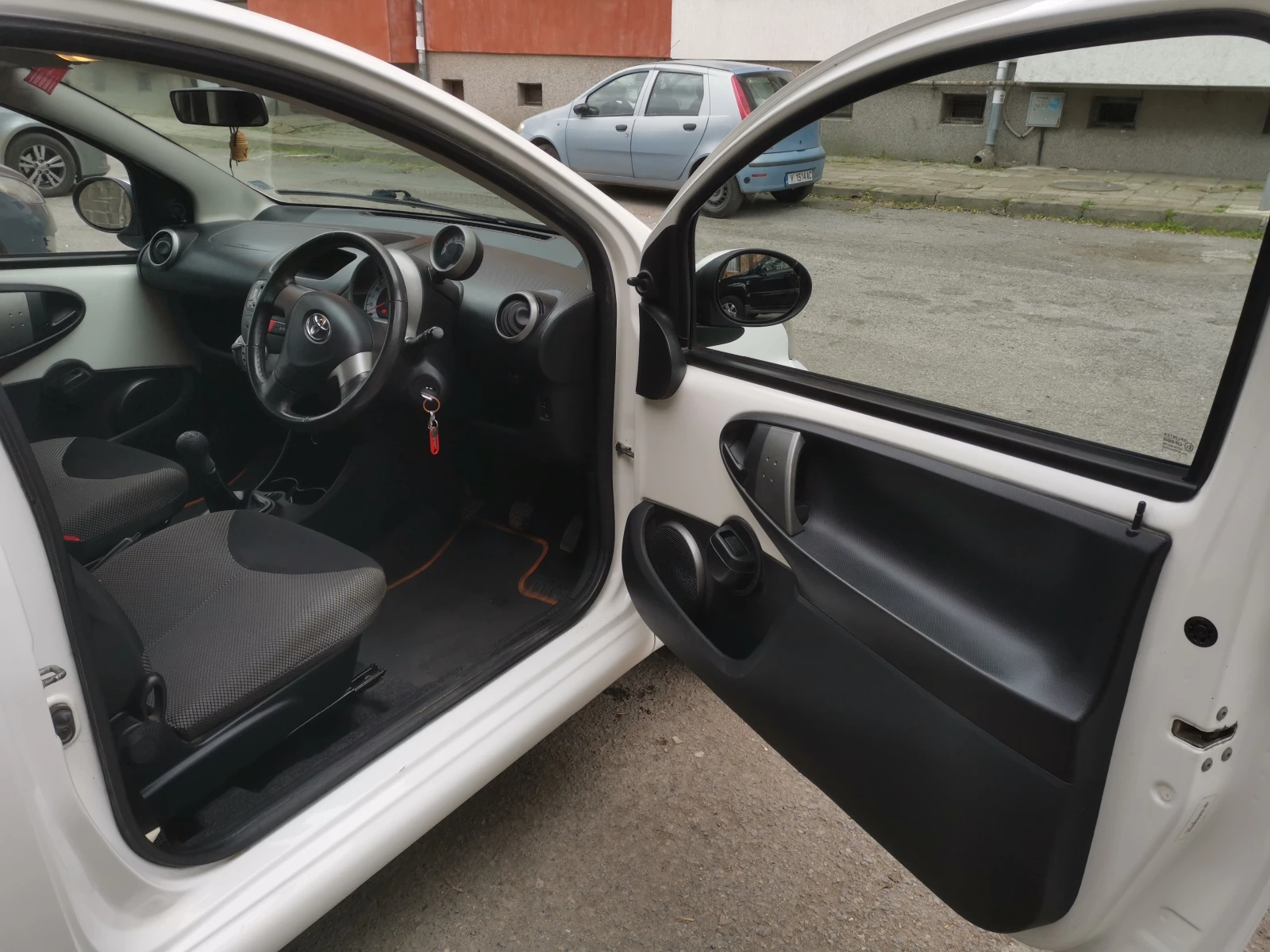 Toyota Aygo, снимка 7 - Автомобили и джипове - 53920005