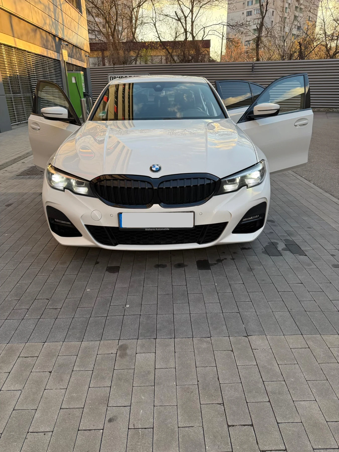 BMW 320 Plug-in Hybrid| М пакет| Регистриран| Каско| 204к., снимка 5 - Автомобили и джипове - 54557673