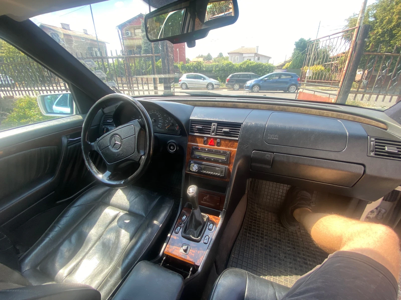 Mercedes-Benz C 200, снимка 13 - Автомобили и джипове - 54207869