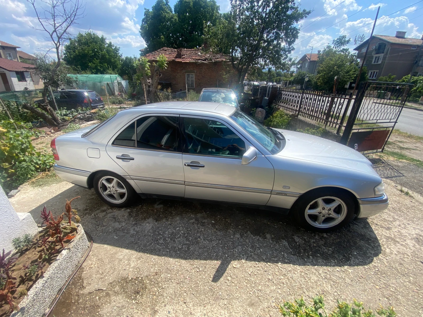 Mercedes-Benz C 200, снимка 6 - Автомобили и джипове - 54207869