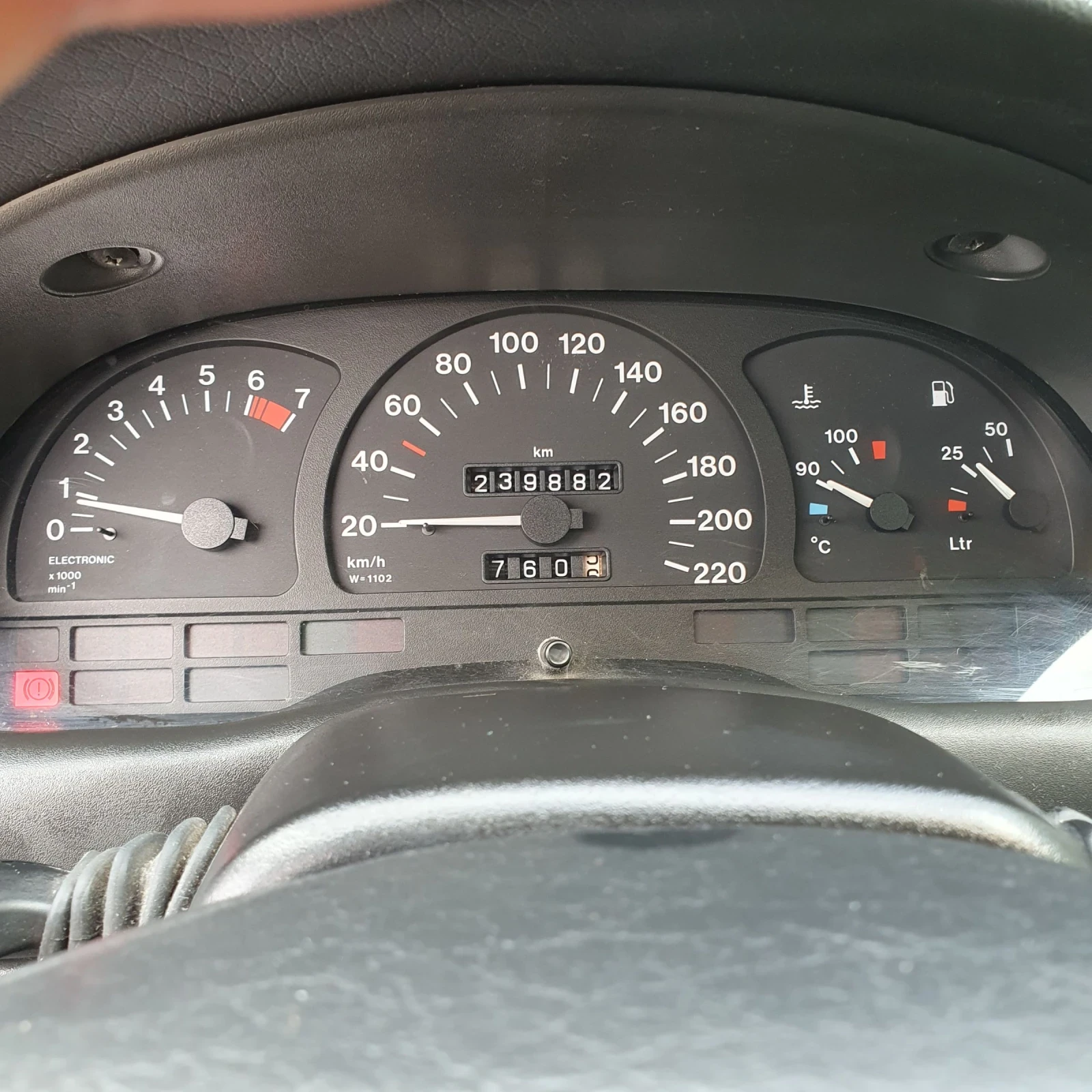Opel Astra 1.6i, снимка 13 - Автомобили и джипове - 54622971