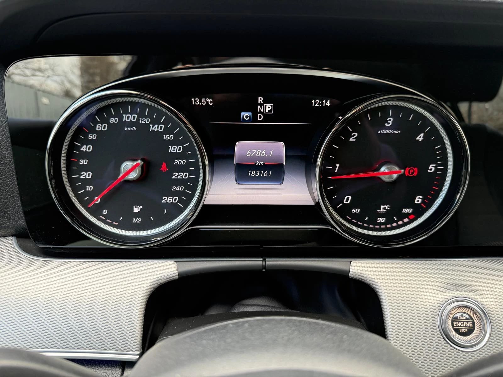 Mercedes-Benz E 220, снимка 9 - Автомобили и джипове - 54526890