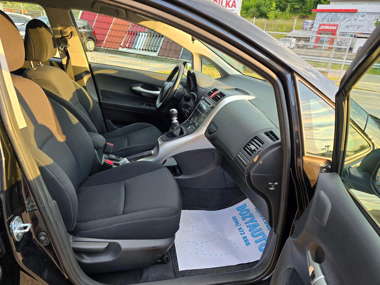 Toyota Auris 1.4D4D/90ps, снимка 8 - Автомобили и джипове - 55202019