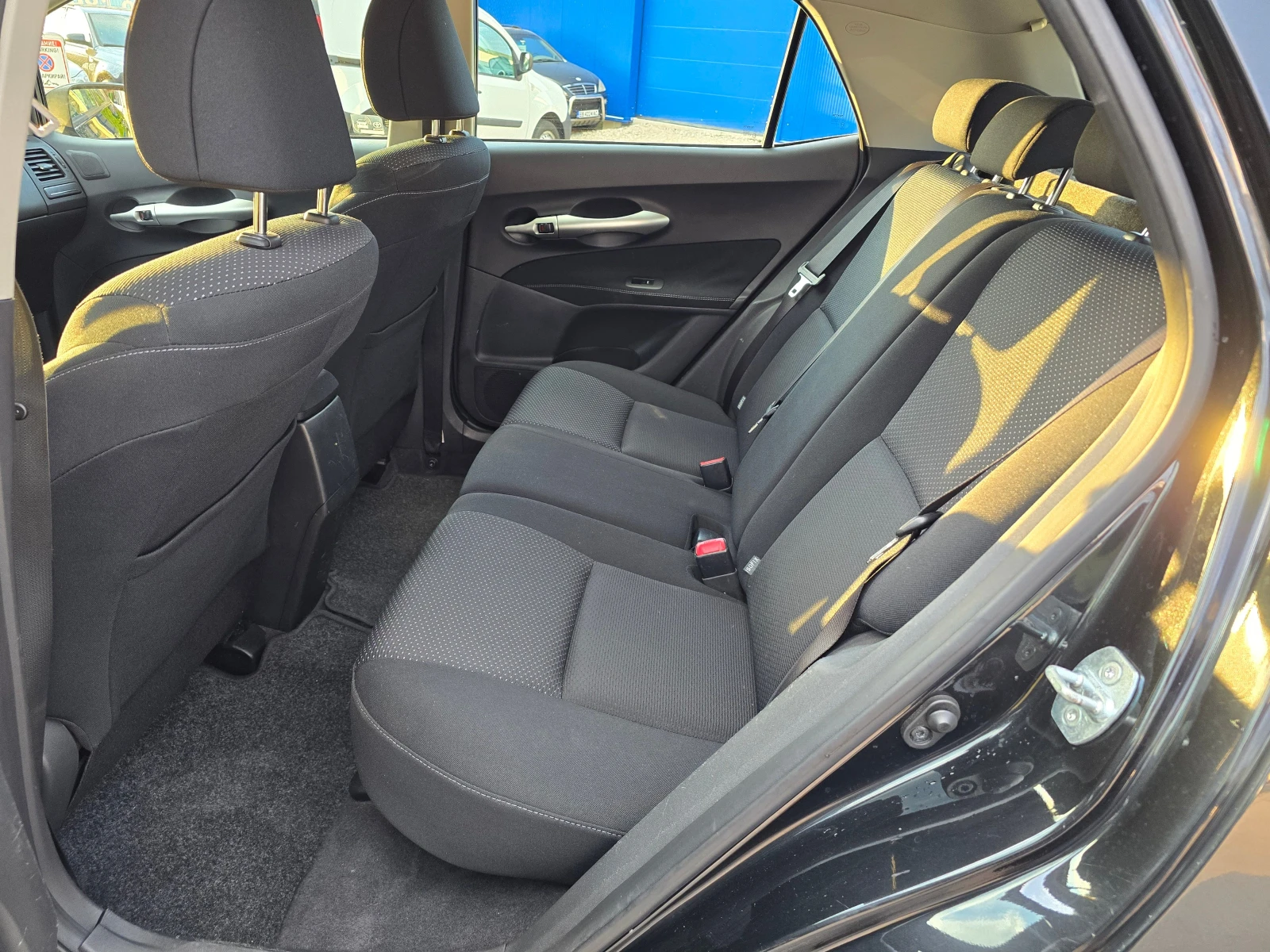 Toyota Auris 1.4D4D/90ps, снимка 13 - Автомобили и джипове - 55202019