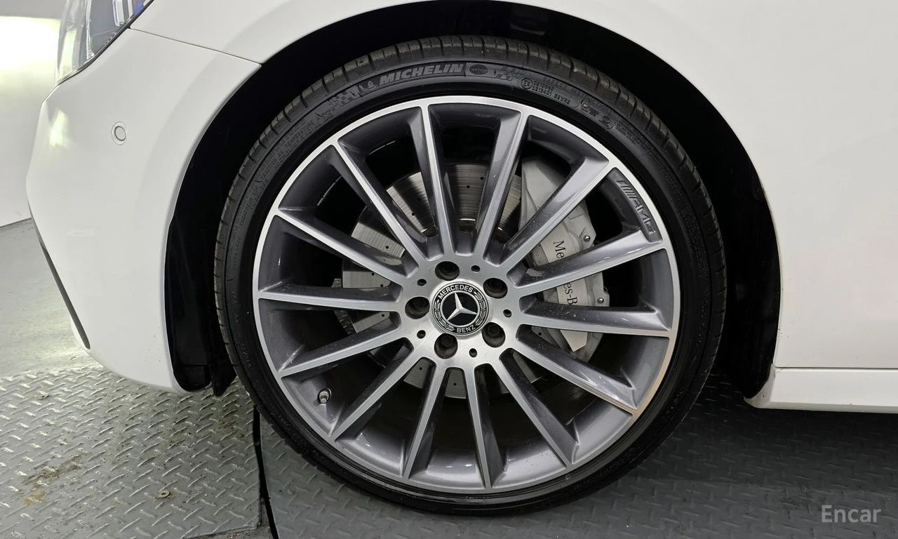 Mercedes-Benz E 350 AMG* LINE* 4MATIC* BURMESTER* ДИСТРОНИК* ХЕДЪП* , снимка 6 - Автомобили и джипове - 55468103