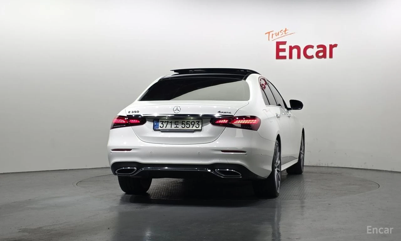 Mercedes-Benz E 350 AMG* LINE* 4MATIC* BURMESTER* ДИСТРОНИК* ХЕДЪП* , снимка 4 - Автомобили и джипове - 55468103