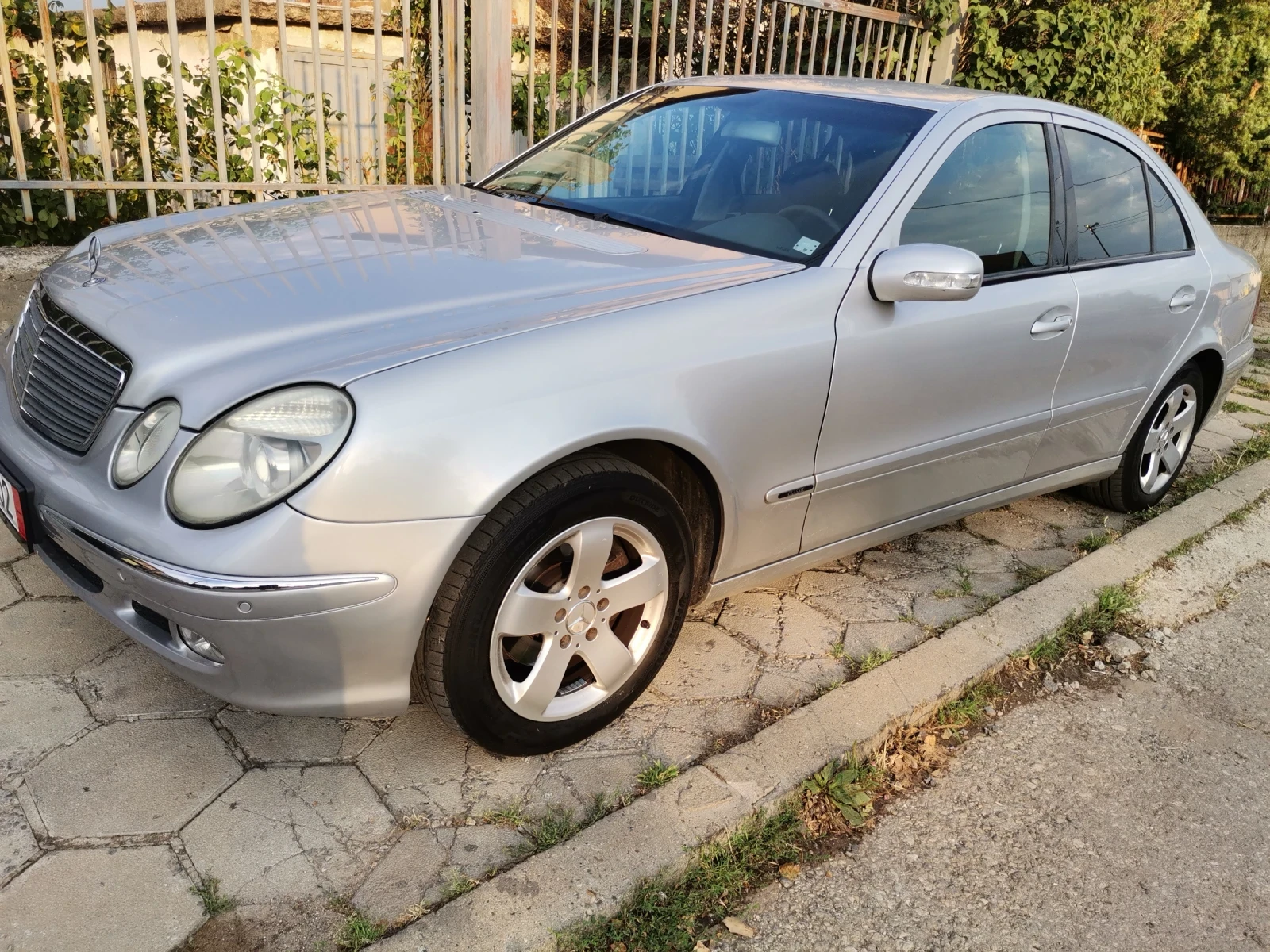 Mercedes-Benz E 200 E200 CDI, снимка 2 - Автомобили и джипове - 55675052