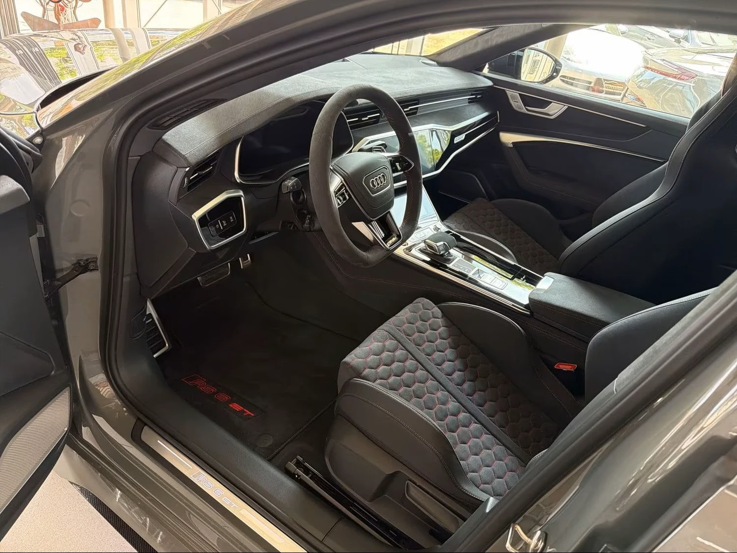 Audi Rs6 GT* EDITION* CARBON* HEAD-UP* B&O-3D* 360CAM* 502/, снимка 8 - Автомобили и джипове - 55748820