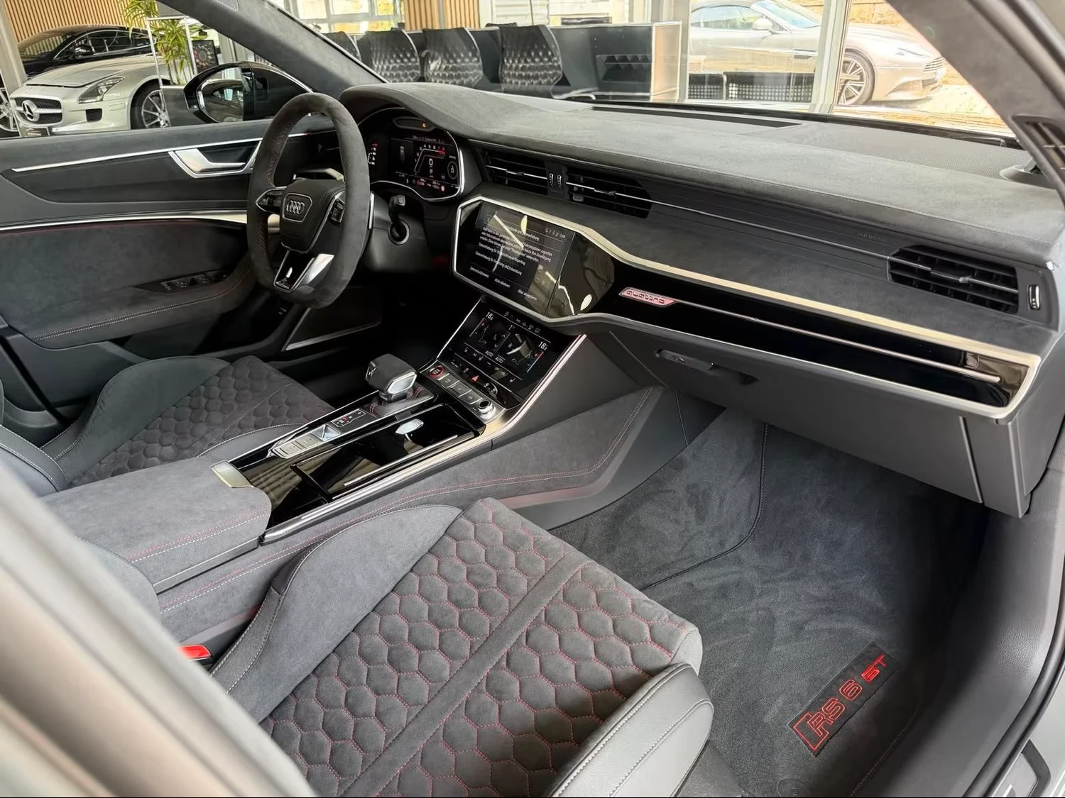 Audi Rs6 GT* EDITION* CARBON* HEAD-UP* B&O-3D* 360CAM* 502/, снимка 14 - Автомобили и джипове - 55748820