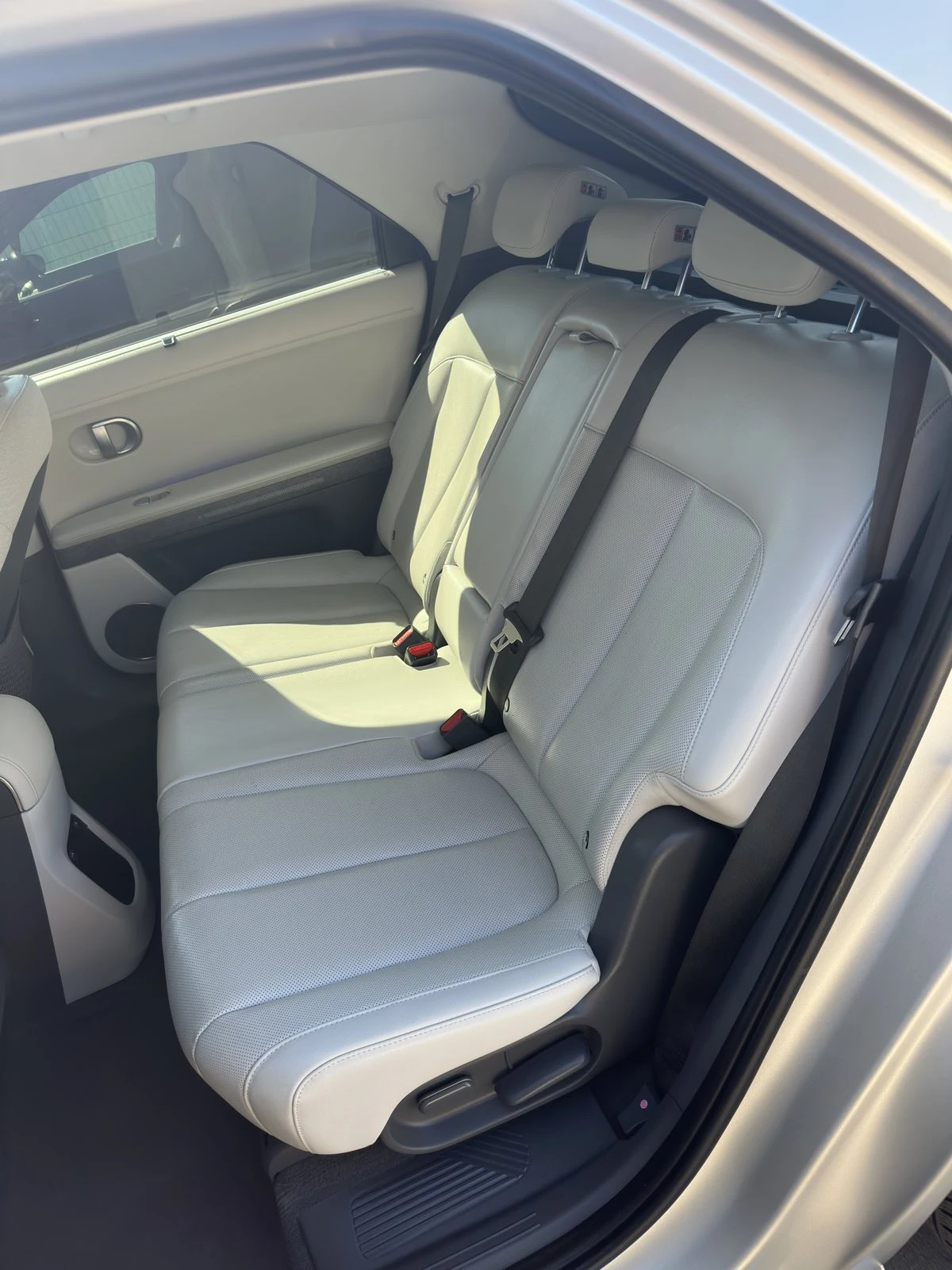 Hyundai Ioniq 5 72.6KWh/UNIQ/ПАНОРАМА/360/HEADUP/BOSE/SOH97.7%, снимка 9 - Автомобили и джипове - 56113810