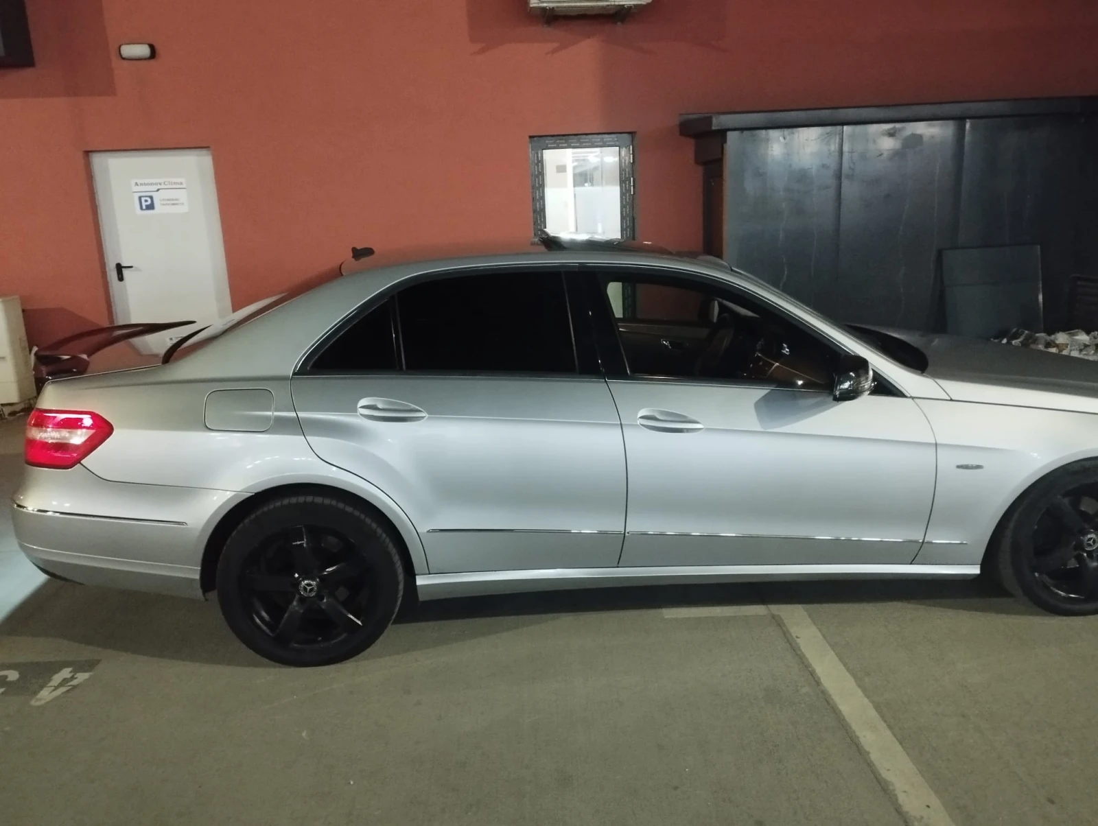 Mercedes-Benz E 220, снимка 14 - Автомобили и джипове - 56187480