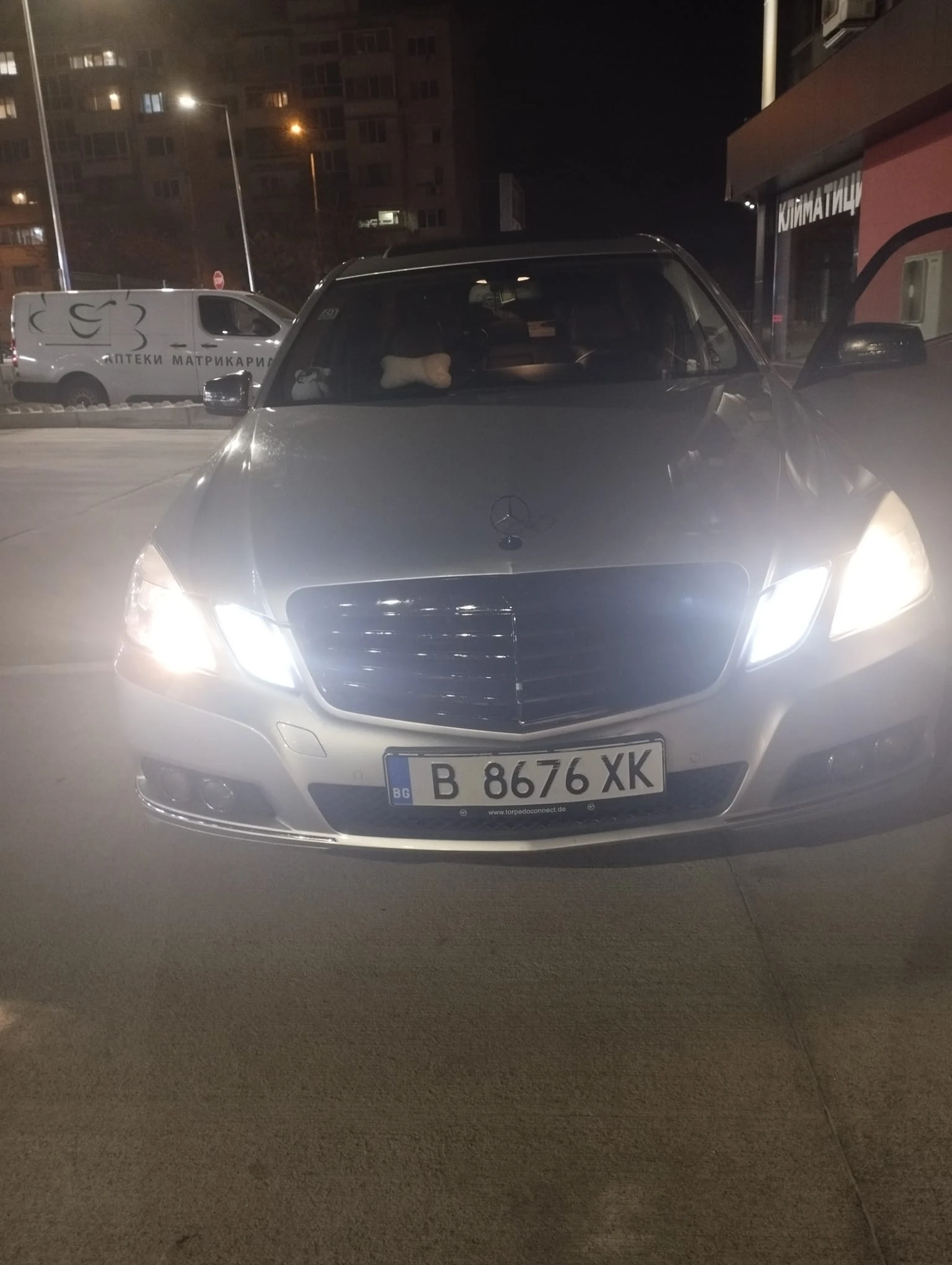 Mercedes-Benz E 220, снимка 11 - Автомобили и джипове - 56187480