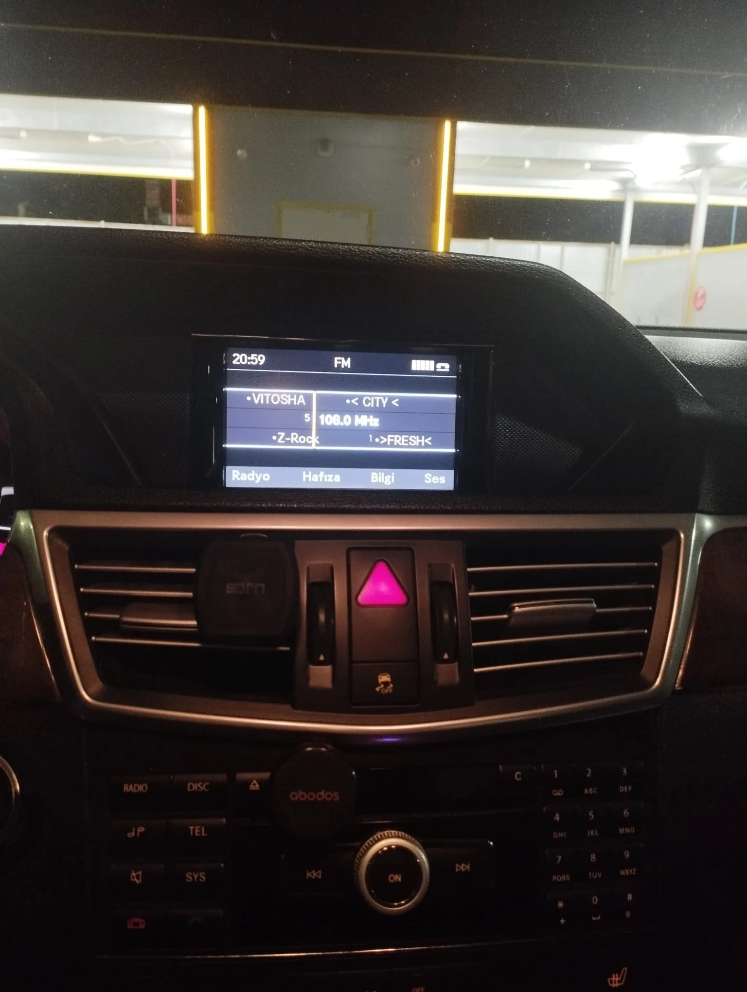 Mercedes-Benz E 220, снимка 7 - Автомобили и джипове - 56187480