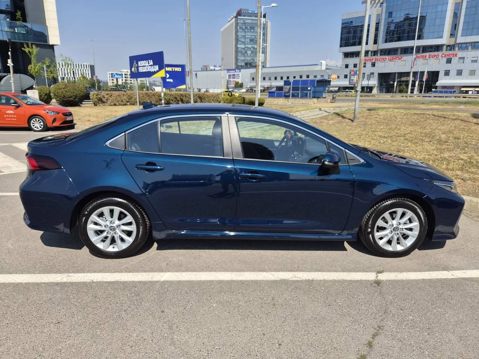 Toyota Corolla Executive, снимка 5 - Автомобили и джипове - 56329131
