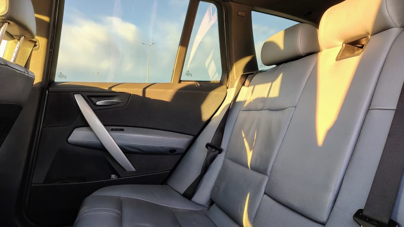BMW X3 3.0 xi LPG, снимка 12 - Автомобили и джипове - 52517699