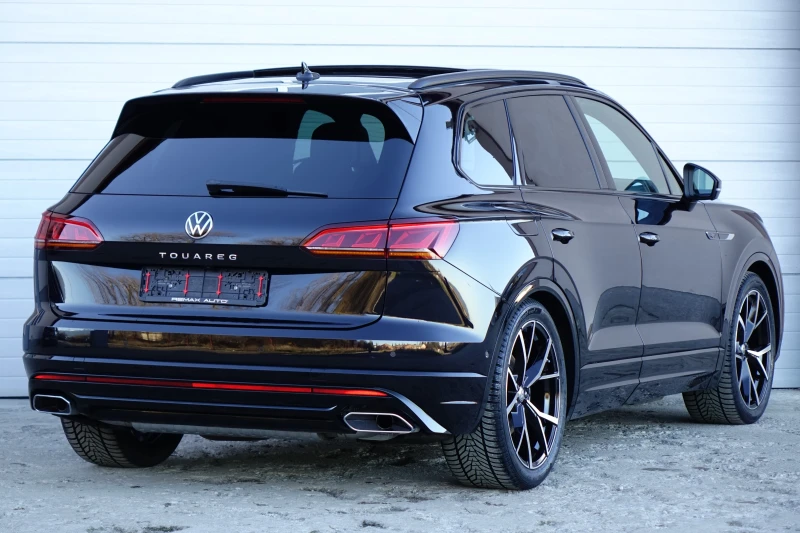 VW Touareg FACELIFT* R-LINE* IQ HD MATRIX LIGHTS* PANO* 360!!, снимка 9 - Автомобили и джипове - 52415089