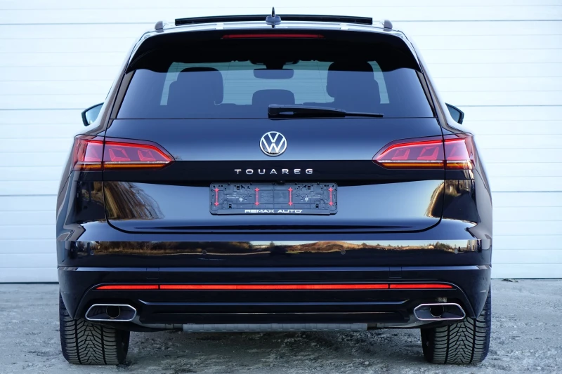 VW Touareg FACELIFT* R-LINE* IQ HD MATRIX LIGHTS* PANO* 360!!, снимка 8 - Автомобили и джипове - 52415089