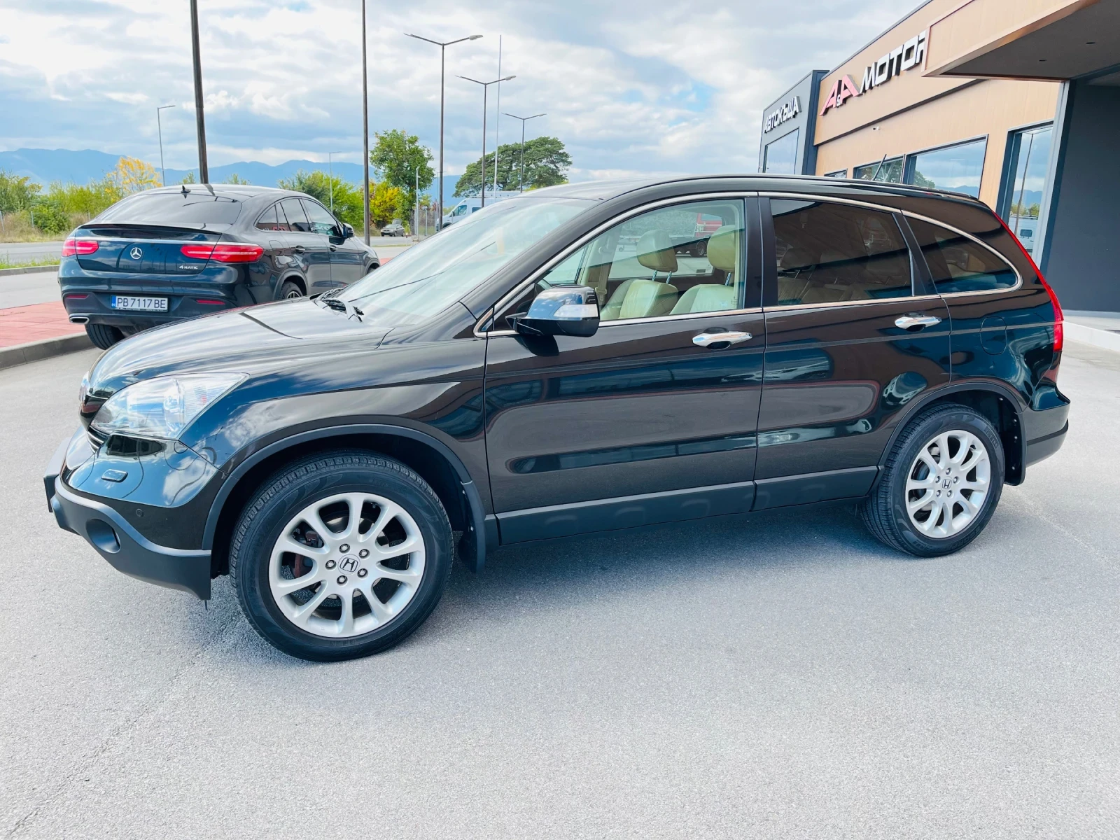Honda Cr-v 2.0i-150к.с./4x4/КОЖА;ПАНОРАМА;ПОДГРЕВ;ПАРКТРОНИК - изображение 2