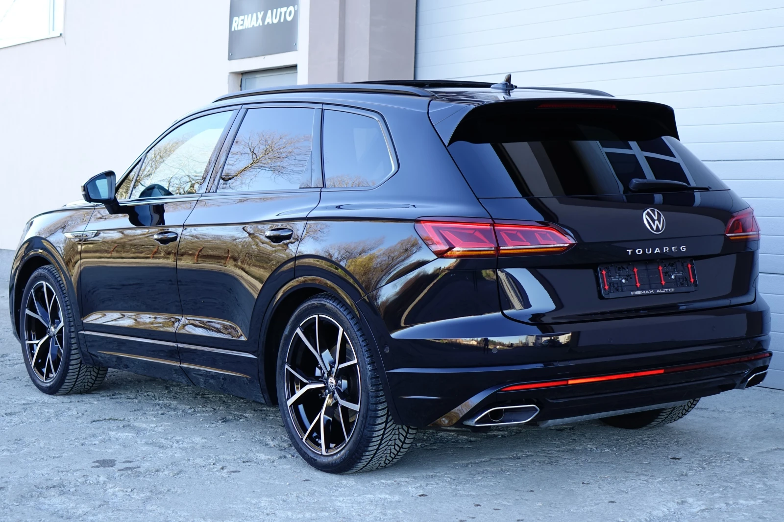 VW Touareg FACELIFT* R-LINE* IQ HD MATRIX LIGHTS* PANO* 360!! - изображение 7