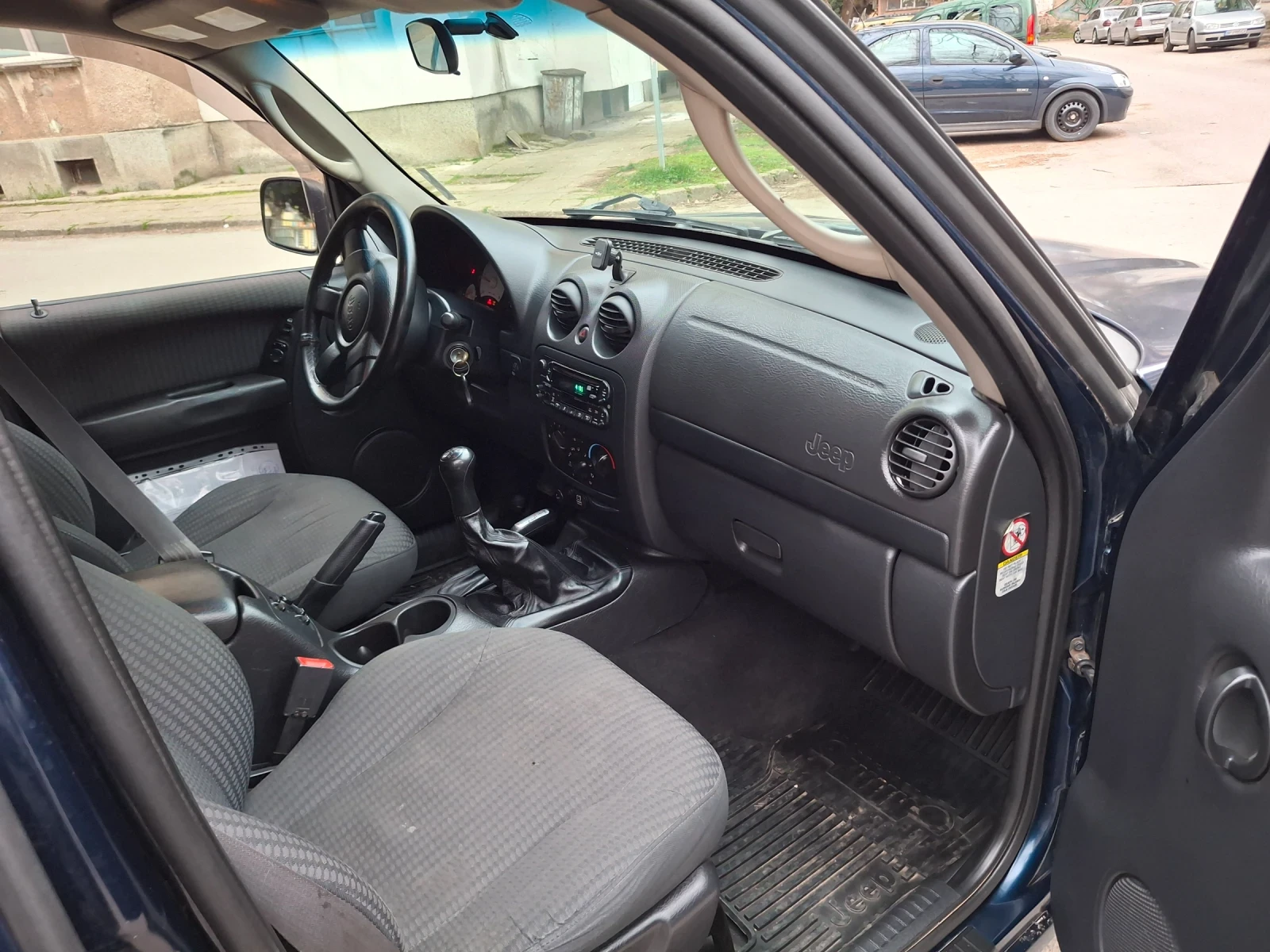 Jeep Cherokee, снимка 6 - Автомобили и джипове - 54083551