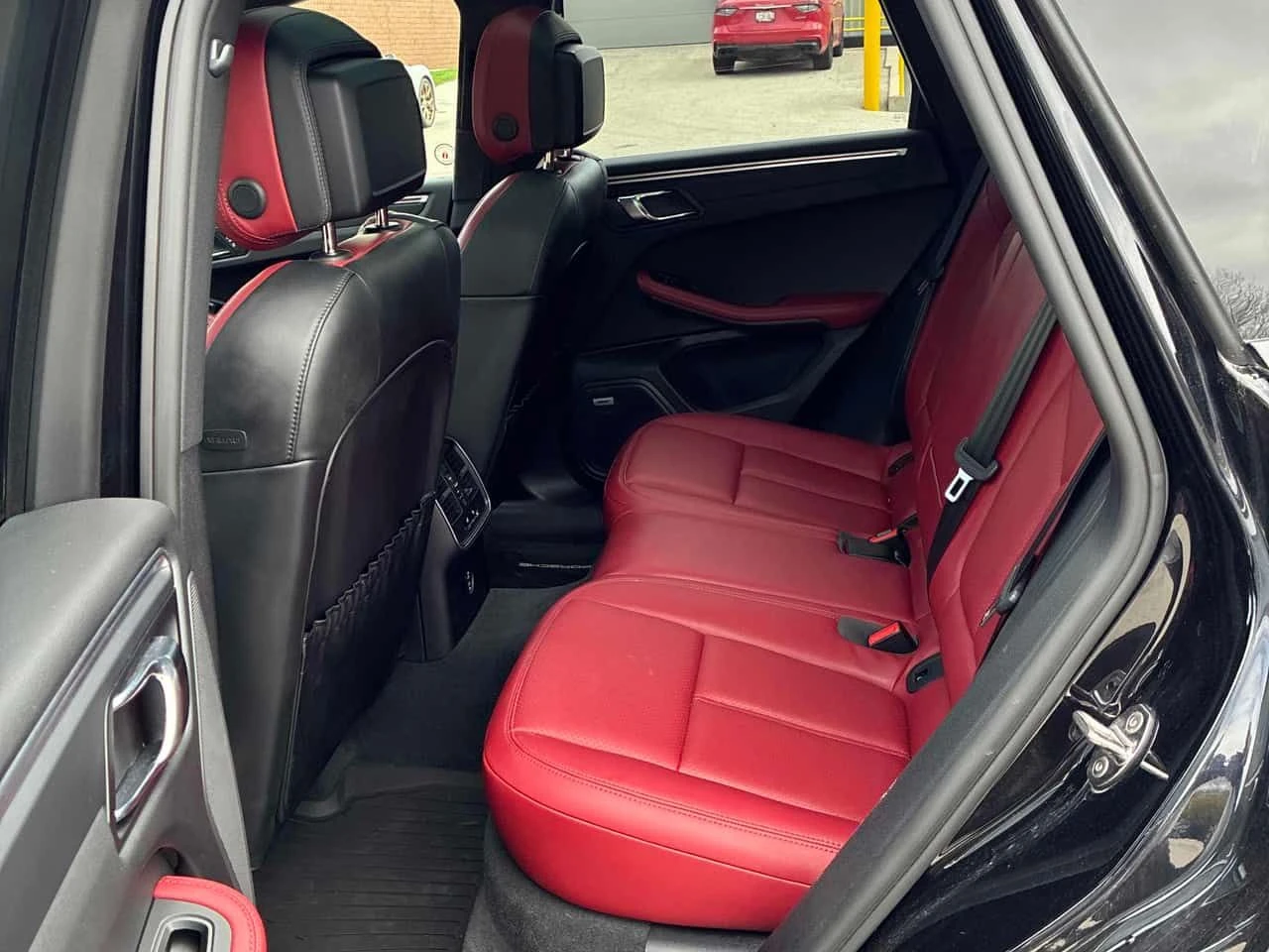 Porsche Macan  AWD/360/DIS/BOSE/HUD/ОБДУХВАНЕ, снимка 17 - Автомобили и джипове - 54366342