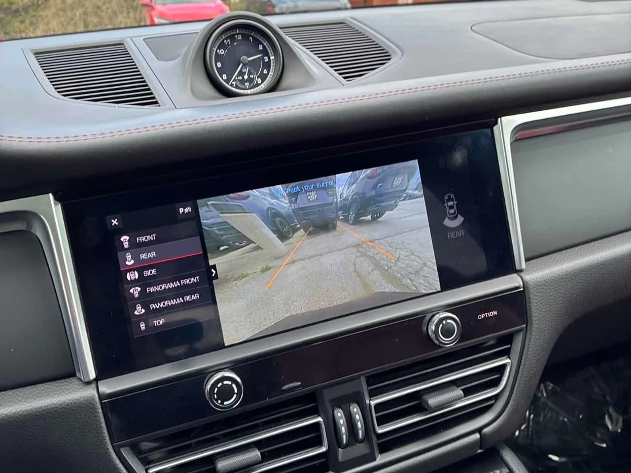 Porsche Macan  AWD/360/DIS/BOSE/HUD/ОБДУХВАНЕ, снимка 16 - Автомобили и джипове - 54366342