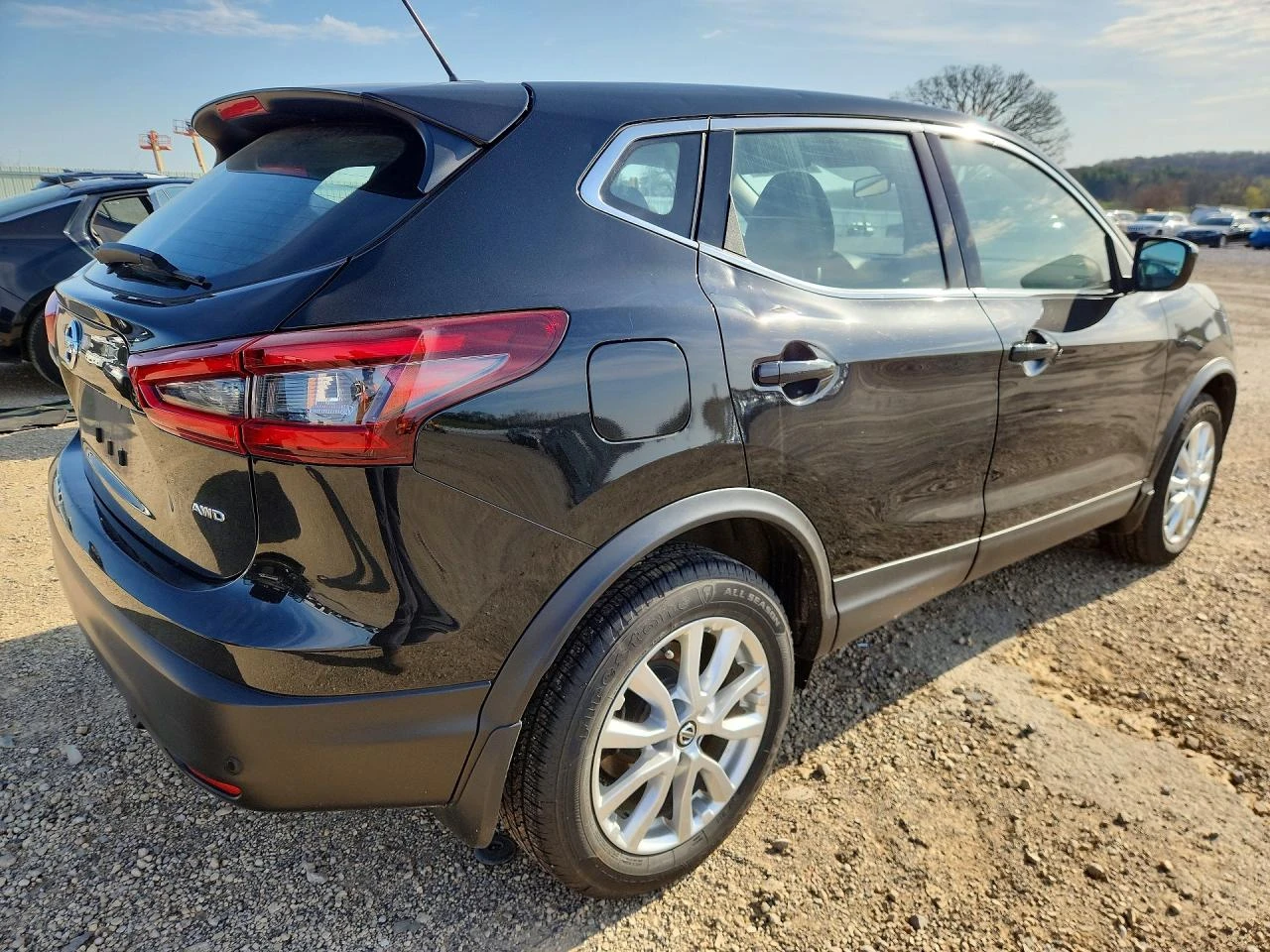 Nissan Rogue 2.0l Sport S, снимка 3 - Автомобили и джипове - 54518223