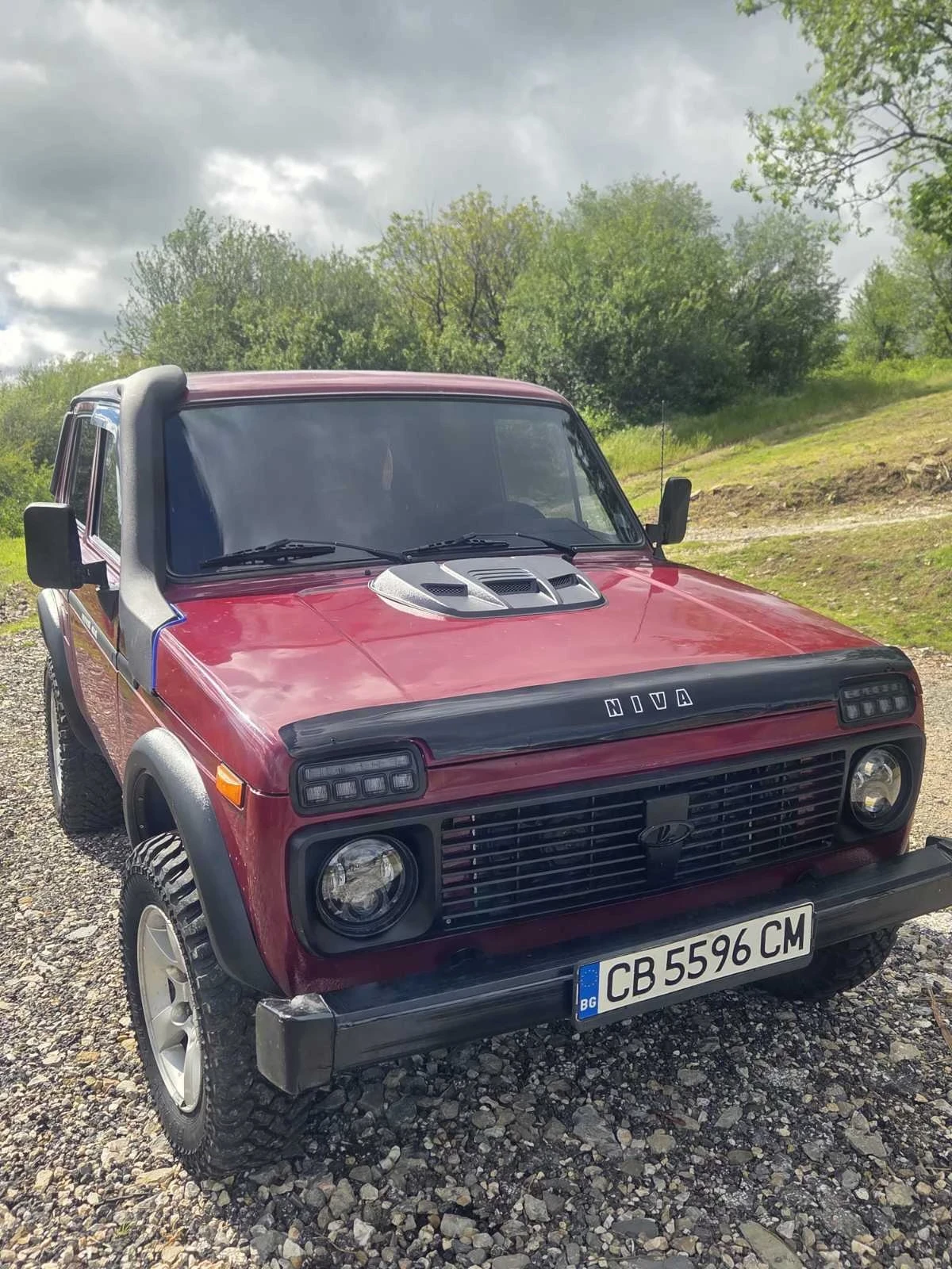 Lada Niva 1.7i, снимка 11 - Автомобили и джипове - 54591799