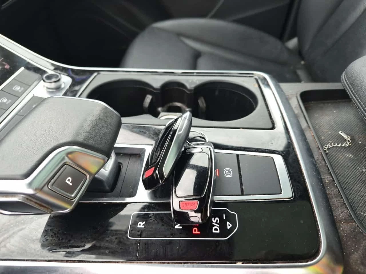 Audi Q7 * PROGRESSIV * ДИСТРОНИК * 360 * 2 КЛЮЧА * PANO, снимка 8 - Автомобили и джипове - 54612104