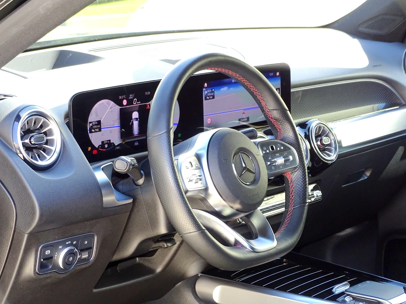 Mercedes-Benz GLB 220 AMG LINE_HEAD UP_DISTRONIC_* LINE ASIST_* , снимка 9 - Автомобили и джипове - 54937995
