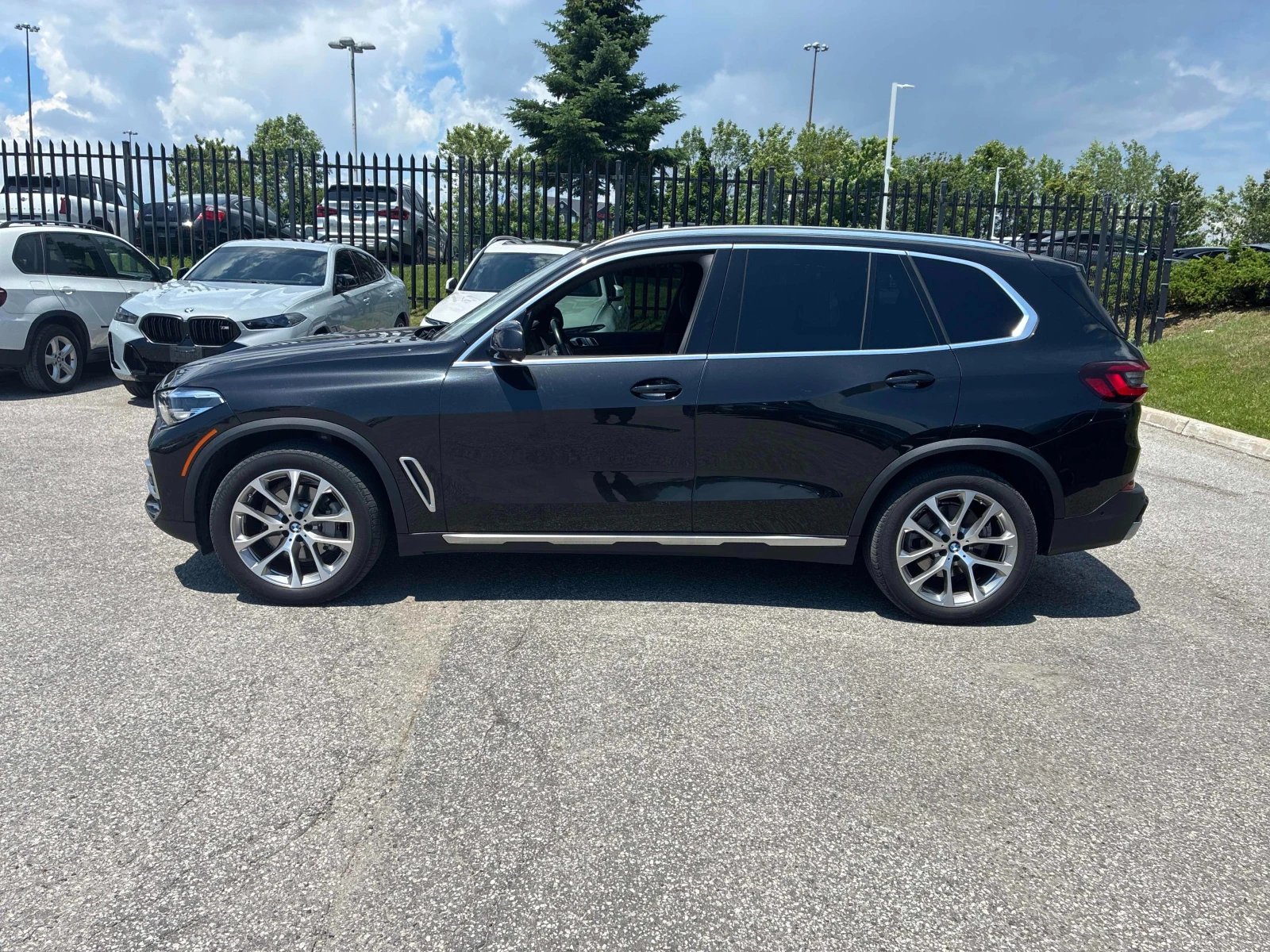 BMW X5 xDrive40i * Keyless * CARFAX * АВТО КРЕДИТ * , снимка 3 - Автомобили и джипове - 54949904