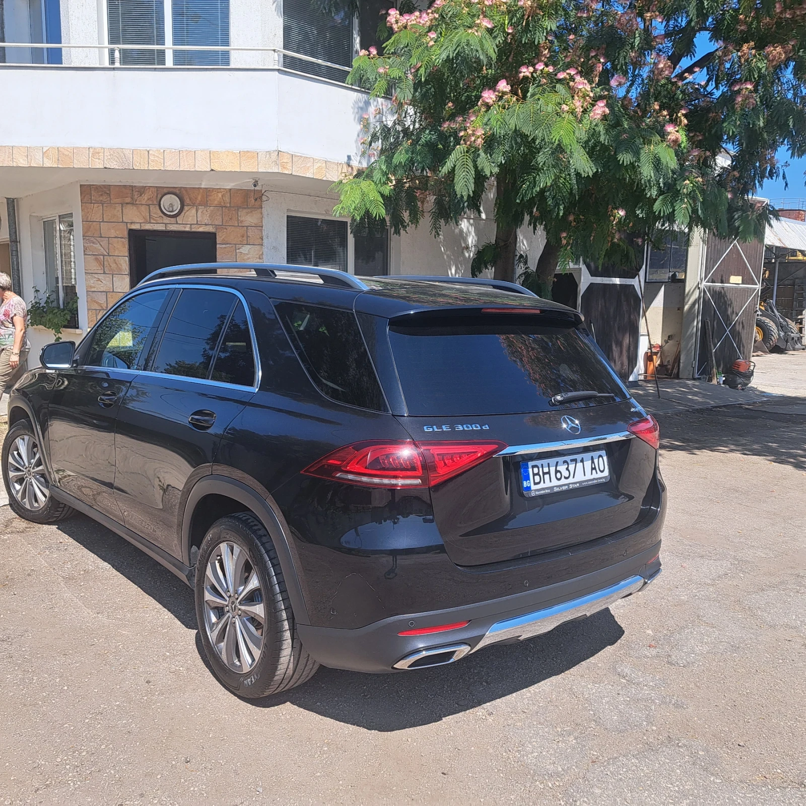 Mercedes-Benz GLE 300, снимка 3 - Автомобили и джипове - 55500823