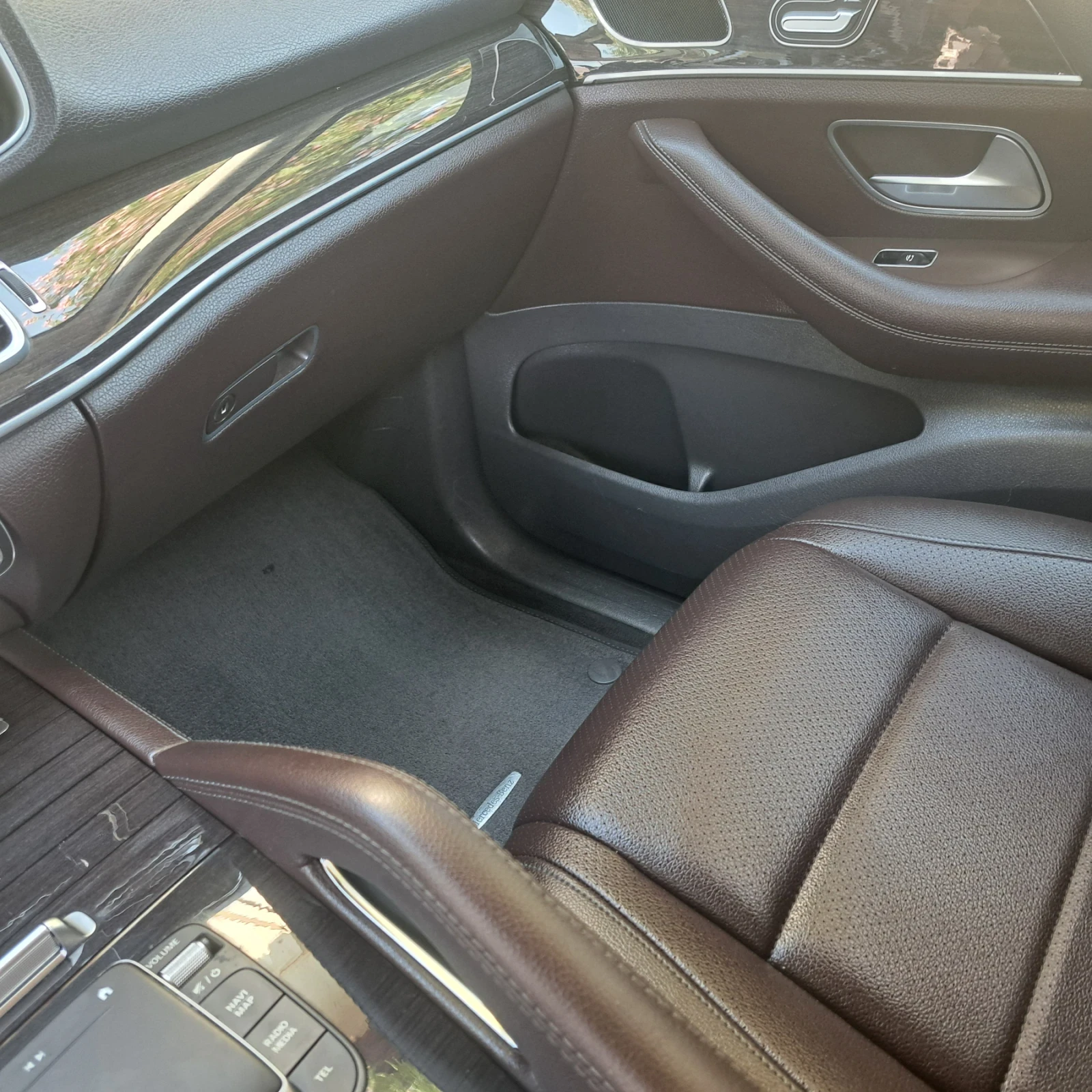 Mercedes-Benz GLE 300, снимка 6 - Автомобили и джипове - 55500823