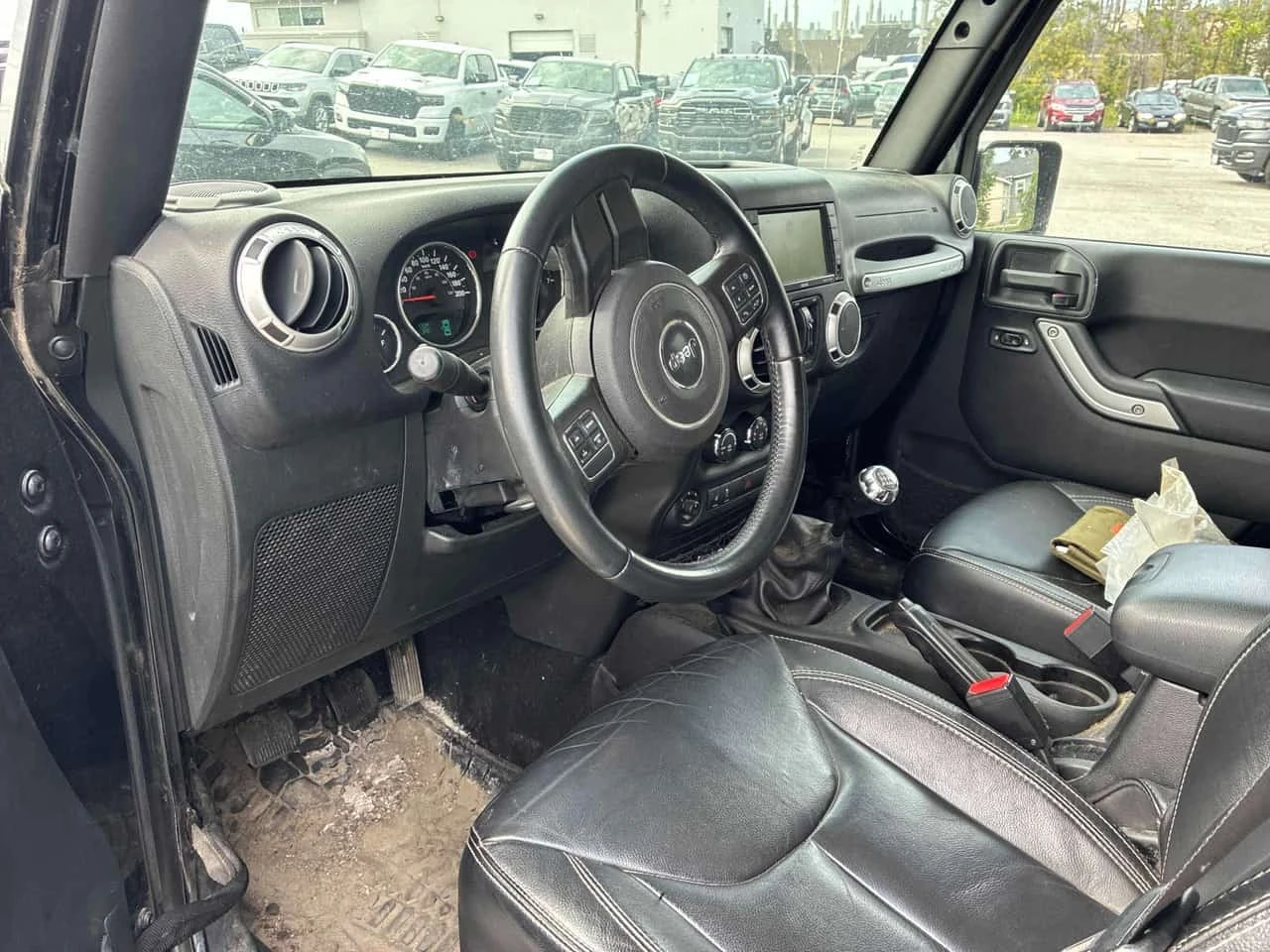 Jeep Wrangler * Sahara * АВТОКРЕДИТ БЕЗ ПЪРВОНАЧАЛНА ВНОСКА* , снимка 5 - Автомобили и джипове - 56238535