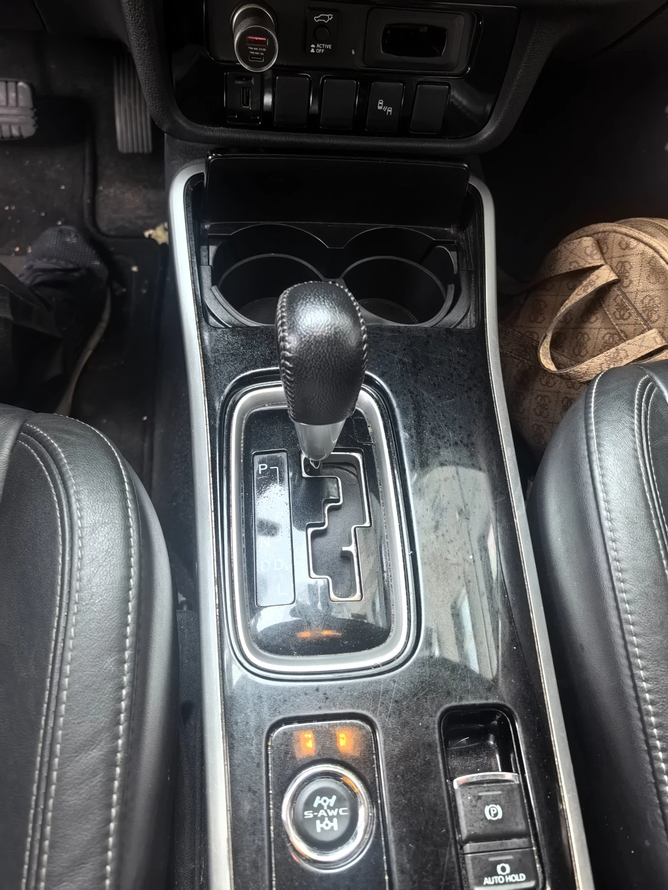 Mitsubishi Outlander XLT, снимка 11 - Автомобили и джипове - 56726726