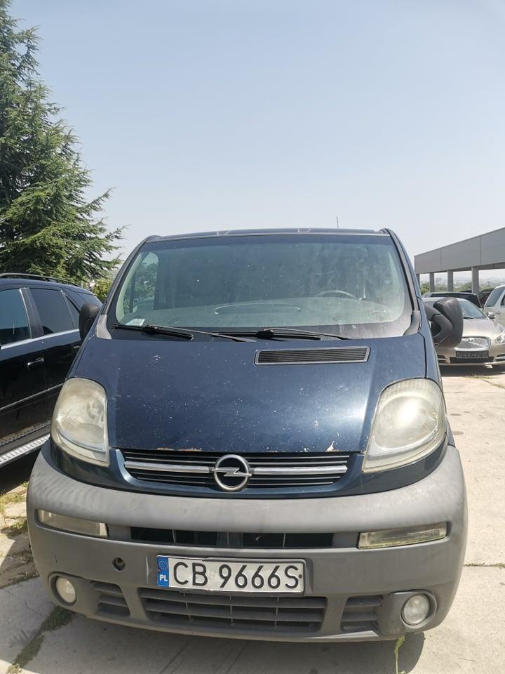 Opel Vivaro 1.9 DTI 101кс НА ЧАСТИ, снимка 2 - Бусове и автобуси - 45397321