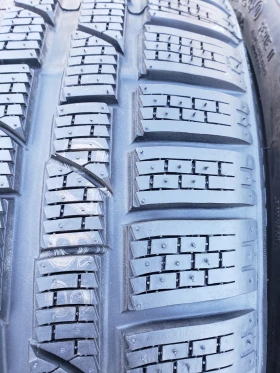 Гуми Зимни 235/40R18, снимка 5