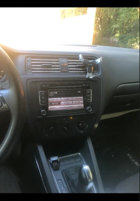 VW Jetta 2.0 115hp dsg + gas, снимка 11