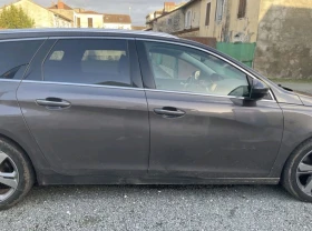 Peugeot 308 2.0 BlueHDI 150k.c. МНОГО ЗАПАЗЕНА , снимка 6