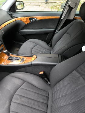 Mercedes-Benz E 220, снимка 8