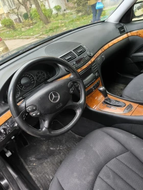 Mercedes-Benz E 220, снимка 7