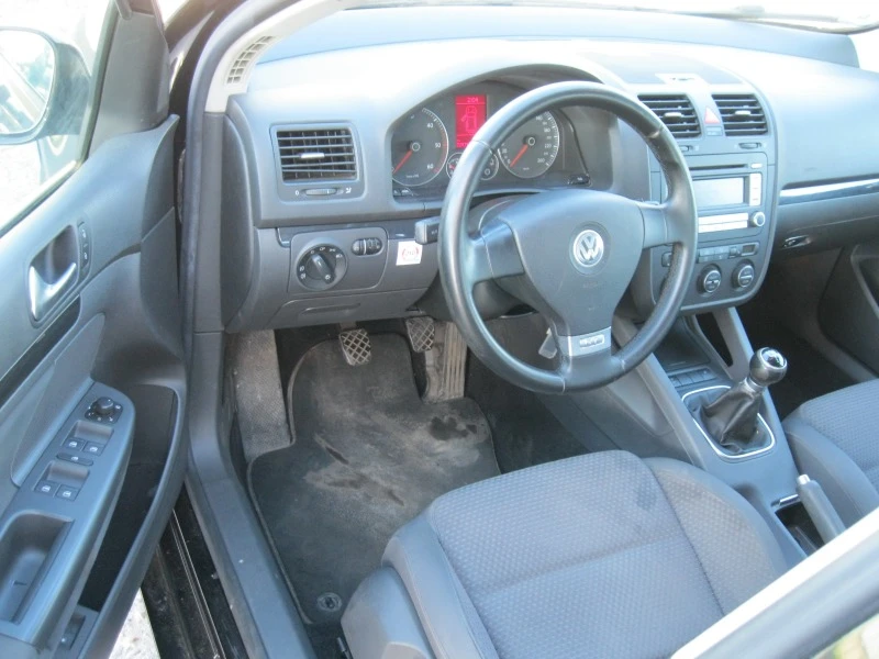 VW Golf 5 LIM .GT, снимка 8 - Автомобили и джипове - 45207479