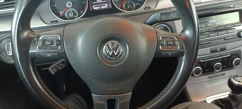 VW Passat 2.0 TDI, снимка 6 - Автомобили и джипове - 48320735