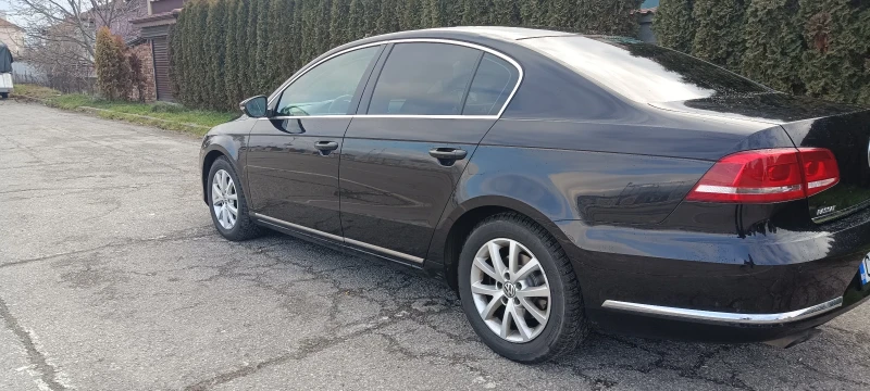 VW Passat 2.0 TDI, снимка 14 - Автомобили и джипове - 48320735